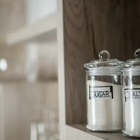 Lucia 3* Τρογκίρ