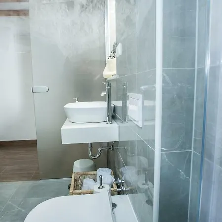 Lucia Τρογκίρ