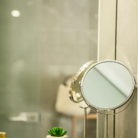 Lucia Πανσιόν 3*