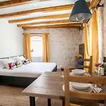 Lucia Guest house 3*