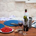 Lucia Trogir