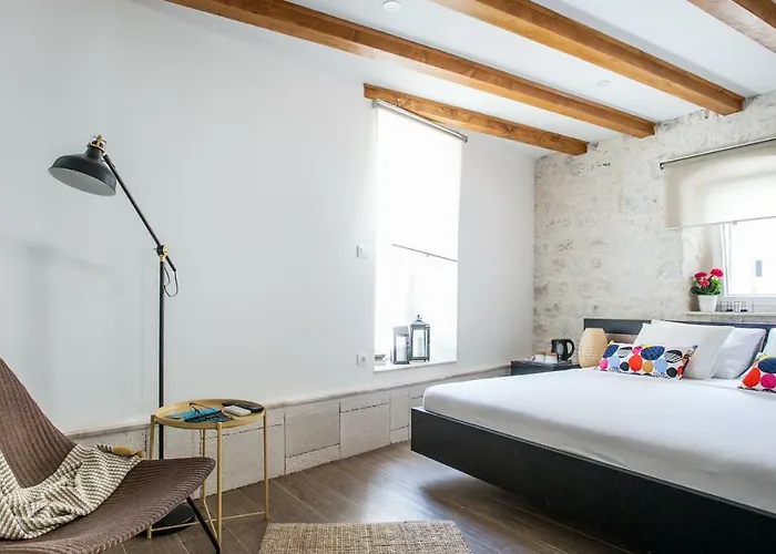 Lucia Πανσιόν 3*