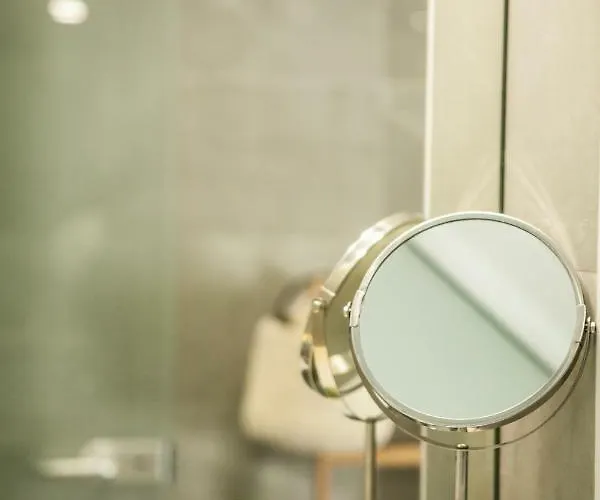 Lucia Πανσιόν 3*